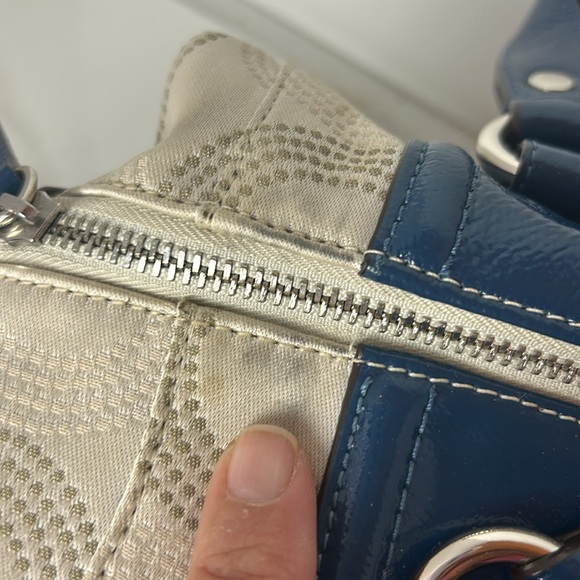 AUTHENTIC COACH Patent and Cloth bag. Missing shoulder strap. 2 stains. NWOT - Picture 8 of 11